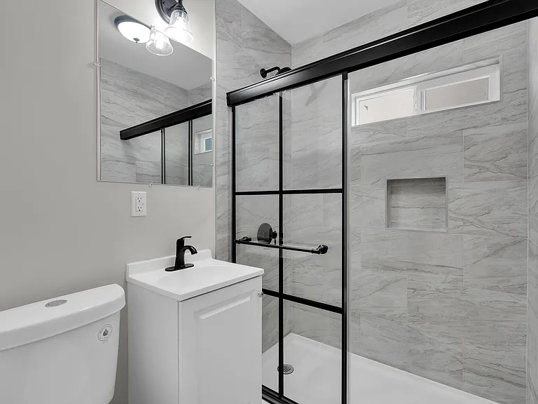 1922 Howard Ave #1922 — Photo 16