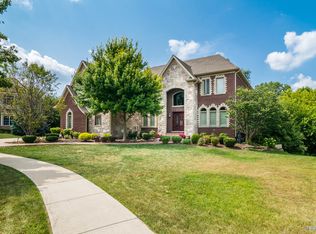 18 Springbrook Ln, Algonquin, IL 60102