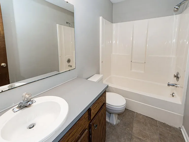 7620 Valleyview Cir — Photo 8
