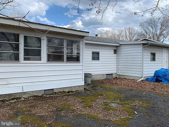 4th image of 37514 Oak St