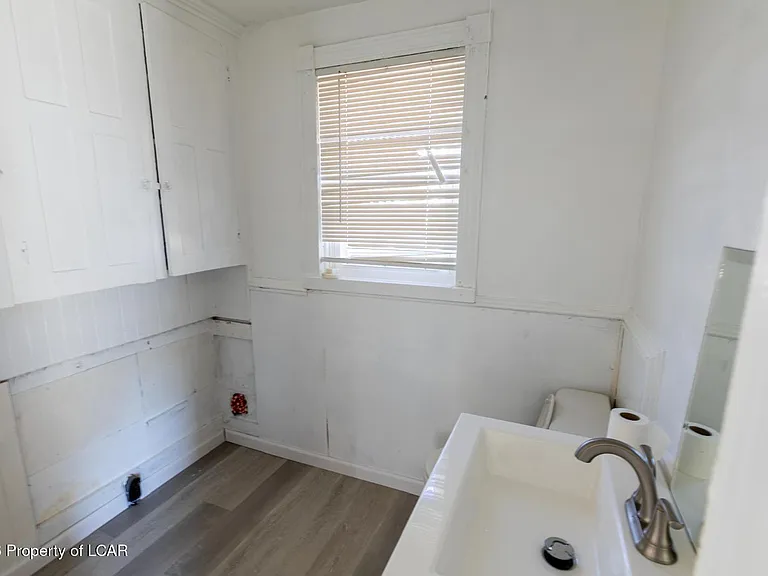 1424 N Market St — Photo 16