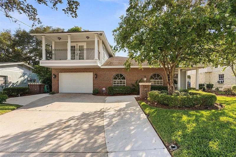 4 bed, 3.5 bath, 2918 sqft, $3,145 — Photo 2