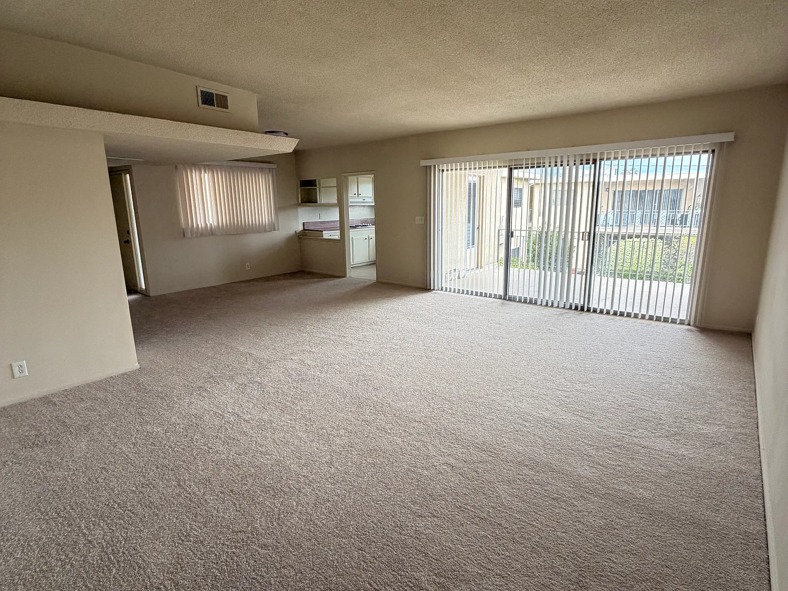 2 bed, 1500 sqft, $2,500 — Photo 2