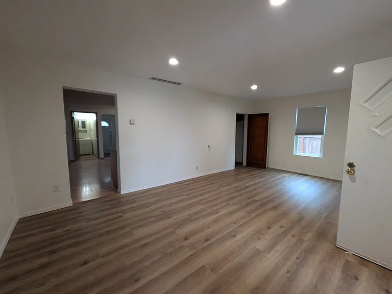 319 Blakeley St — Photo 9