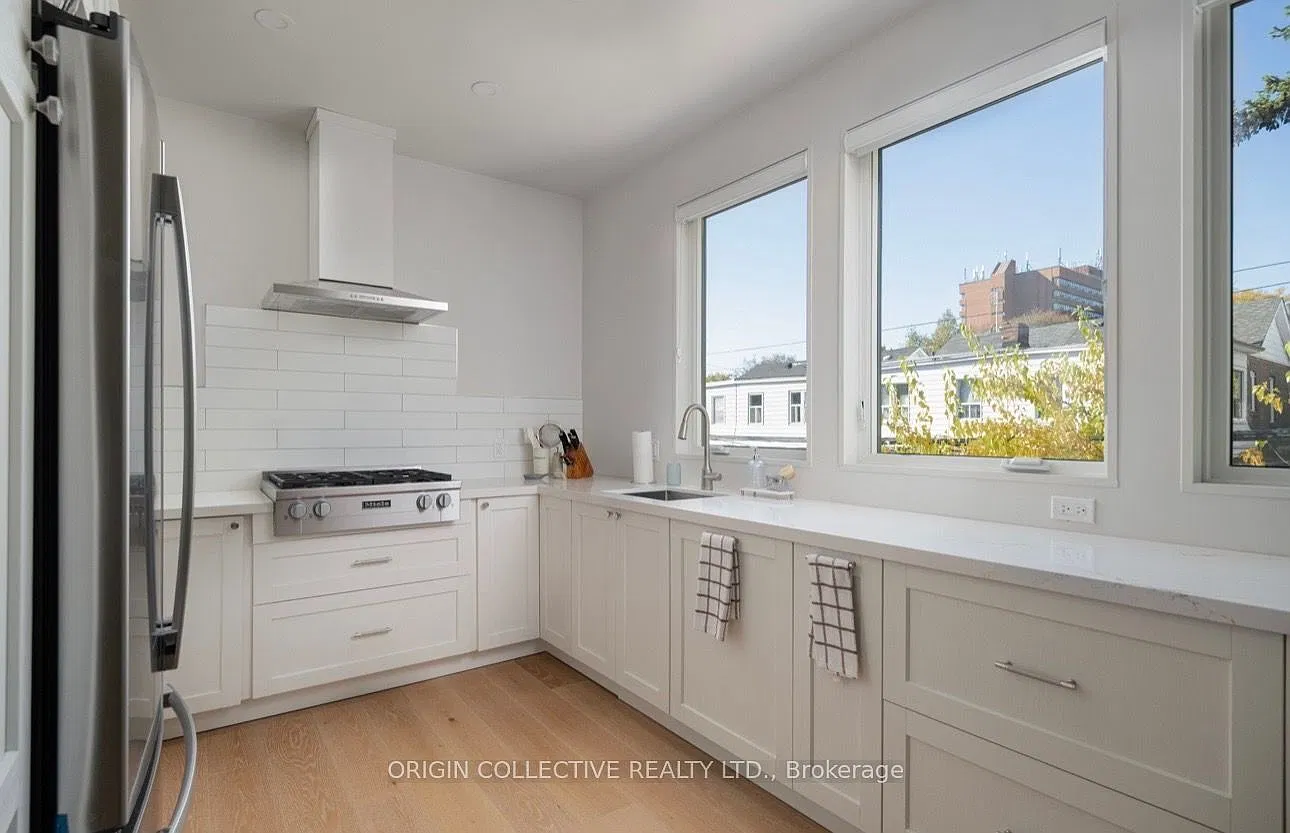 1 bed, $3,000 — Photo 2