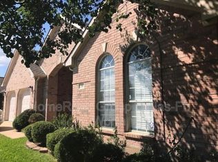 311 Jennifer Ln, Arlington, TX 76002