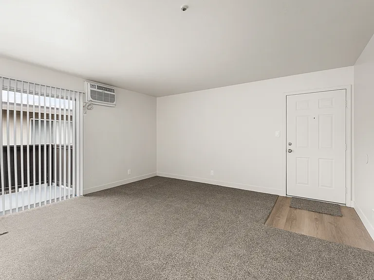 Los Robles Apartments — Photo 20
