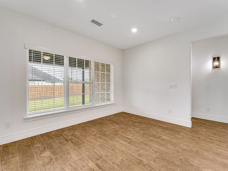 1100 Brandon Way — Photo 16