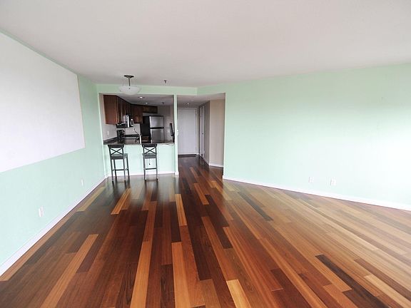 5th image of 100 Park Ave W APT 1604