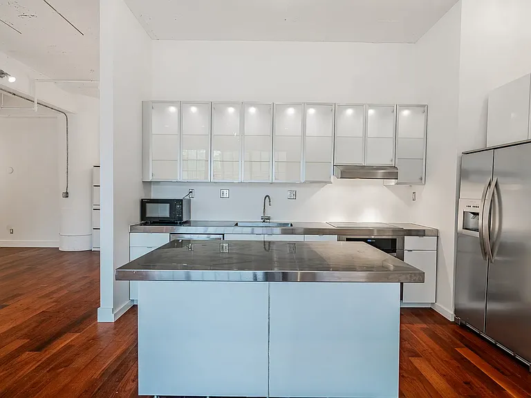 1314 NW Irving St #202 — Photo 2
