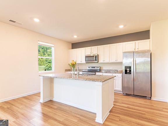 5th image of 308 Jade Laurel Ln
