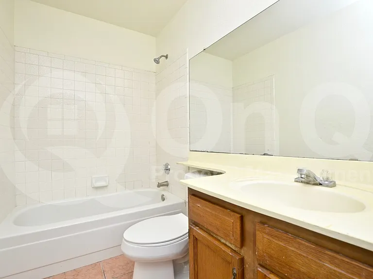 10026 W Roma Ave — Photo 18