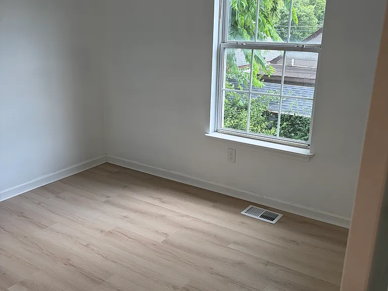 520 Michigan St — Photo 22