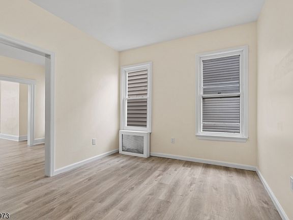 5th image of 35 Delaware St #1