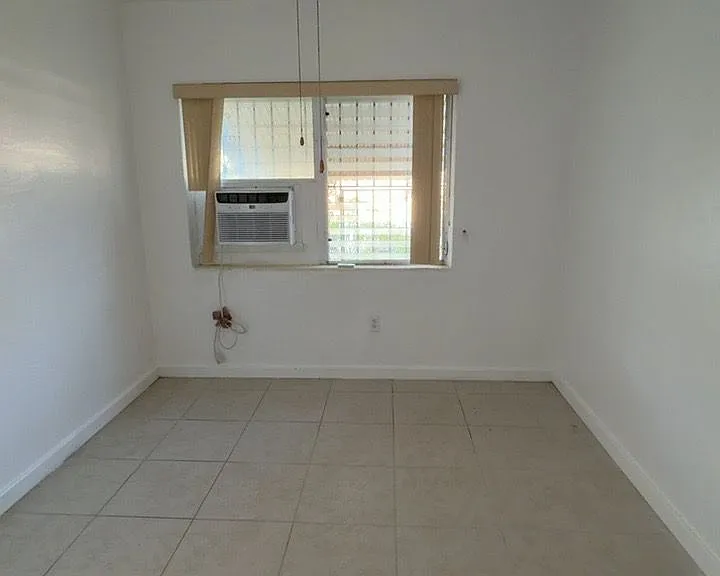 1361 NW 6th St #3 — Photo 3