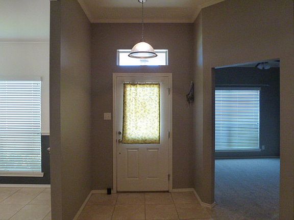 3rd image of 6006 Carrizo St