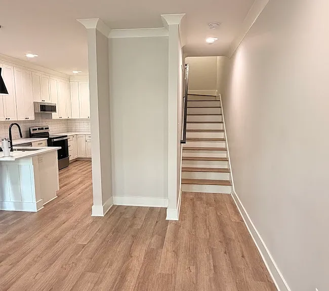 13 Vine St NE #13 — Photo 7