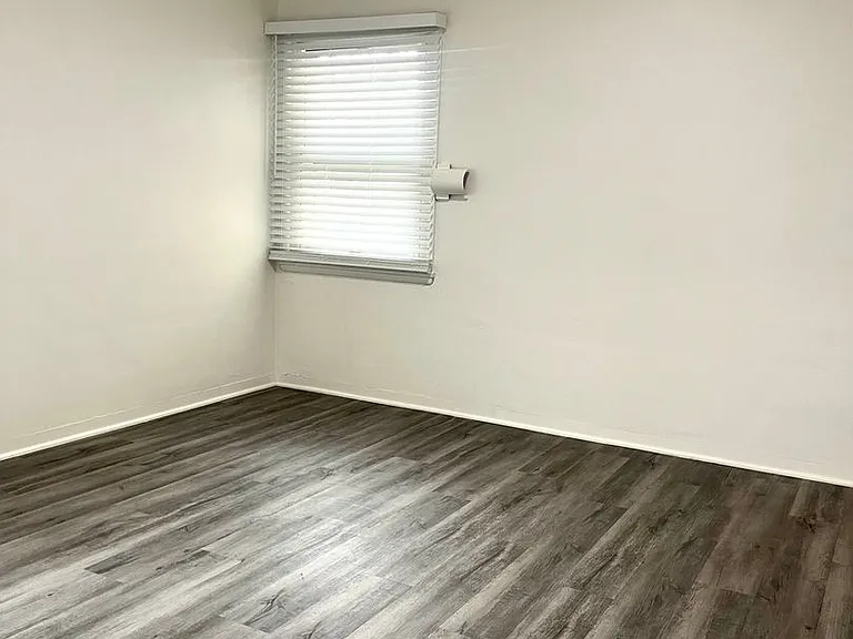 8400-8422 Crenshaw Dr #3357-3365 — Photo 21