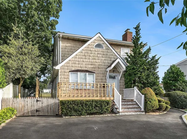 104 Lockwood Avenue, Farmingdale, NY 11735