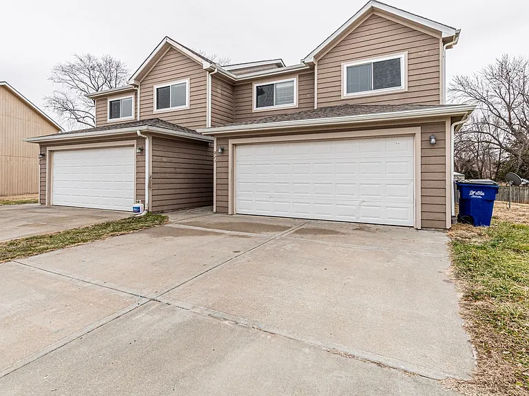 823 Whitetail Ct — Photo 26