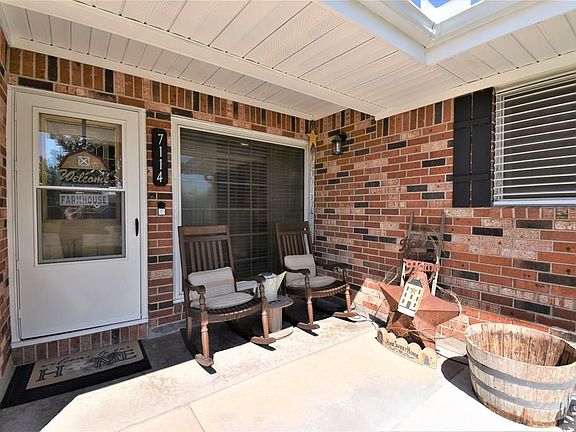 5th image of 7114 Yucca Dr