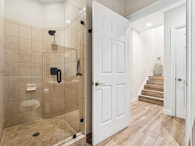 813 Estancia Way — Photo 20