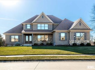 3934 Grayhawk Ct, Bettendorf, IA 52722
