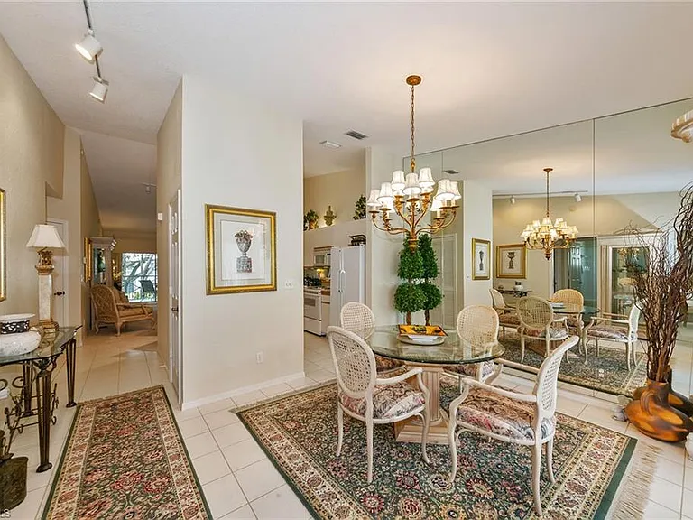 7050 Barrington Cir #201 — Photo 5