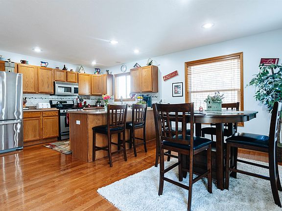 2nd image of 3179 Tamara Cir