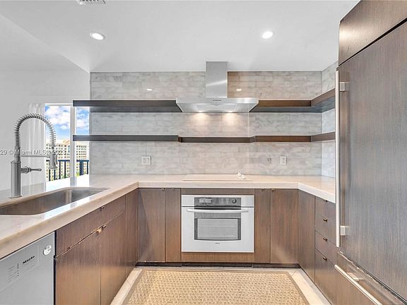 4th image of 10 Aragon Ave Suite 1117