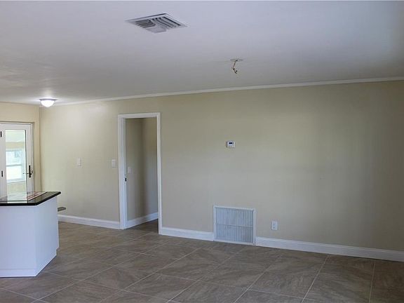 2nd image of 2210 NW Sunset Blvd