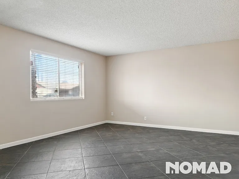 2312 W Catalina Ave — Photo 10