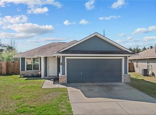 1258 Cottage Grove Cir, Bryan, TX 77801