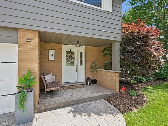 4th image of 107 Clarence Ave