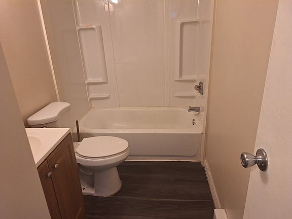 3rd image of 101 Cleveland St
