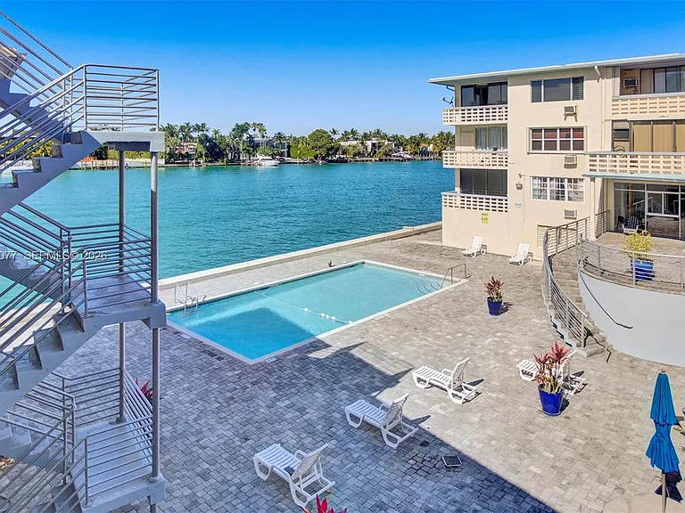 6484 Indian Creek Dr #208 — Photo 20