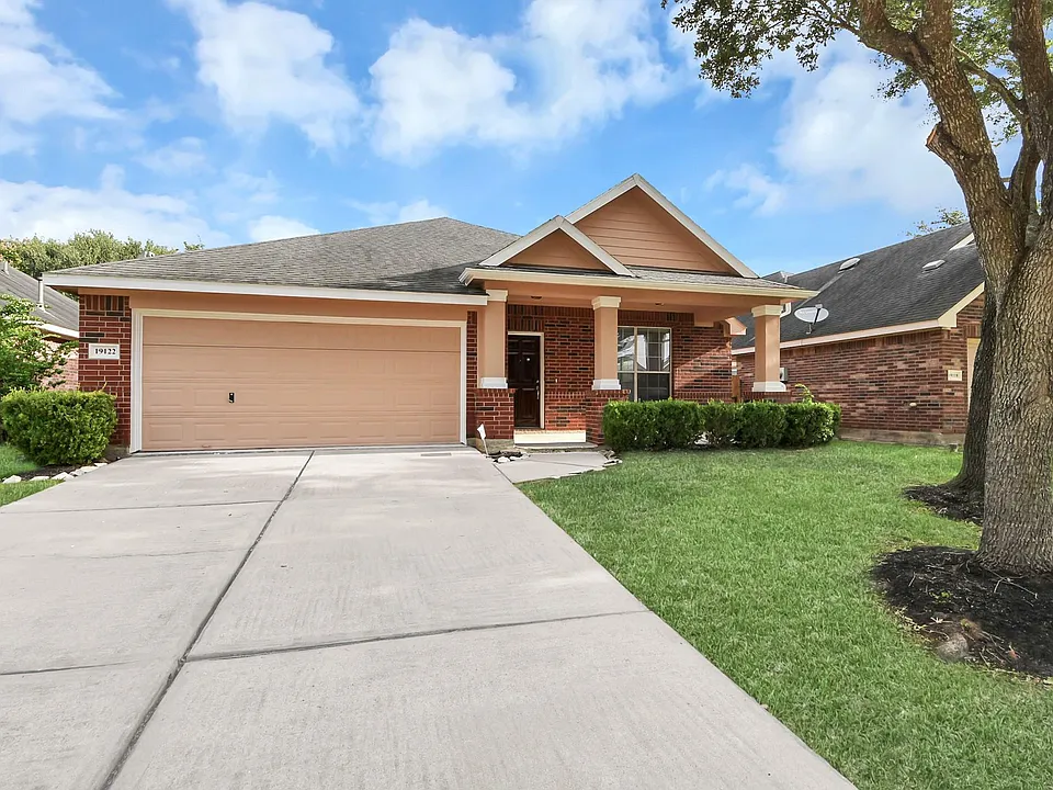 19122 Mission Manor Ln