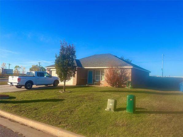 2320 Bradford Cir, Newcastle, OK 73065
