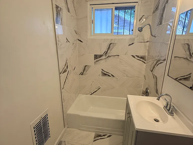 927 W Gage Ave #1 — Photo 14