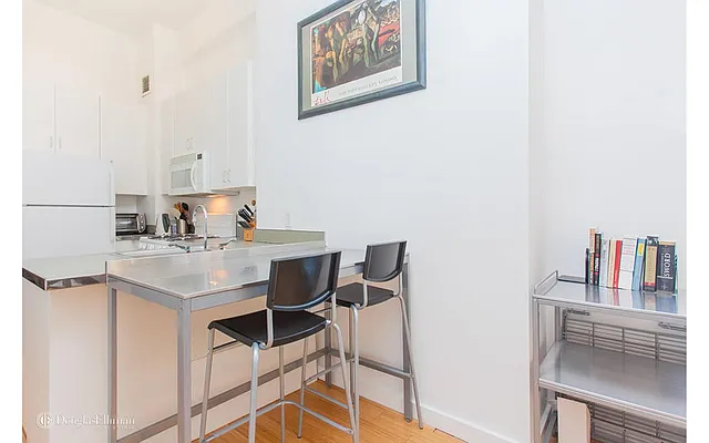 Rented by Douglas Elliman | media 29