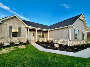 716 Cedar Ridge Dr, Lebanon, OH 45036