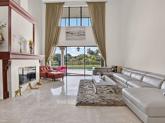 3rd image of 10792 El Caballo Court