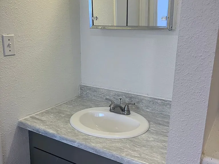 920 James Court — Photo 11