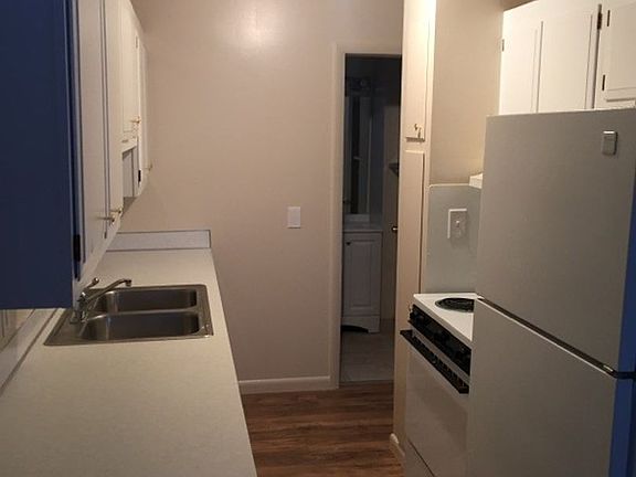 3rd image of 3278 Glengary Rd APT 5