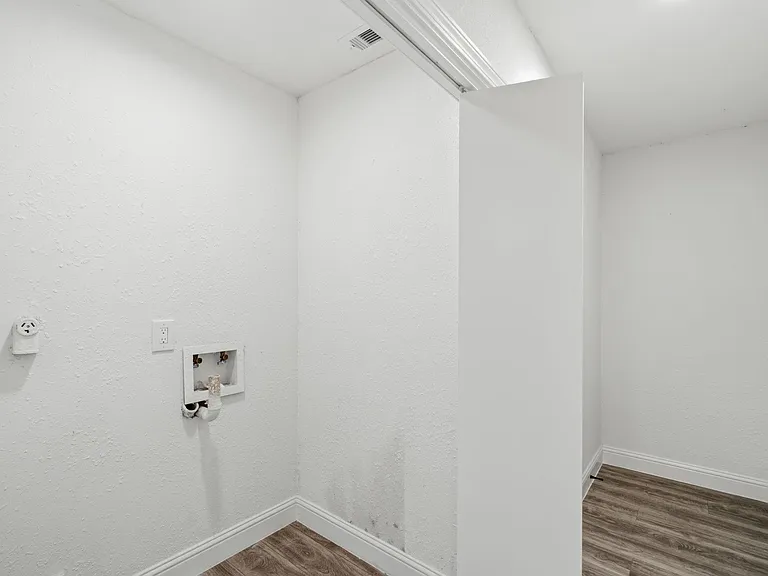 10406 Broadstairs St — Photo 12