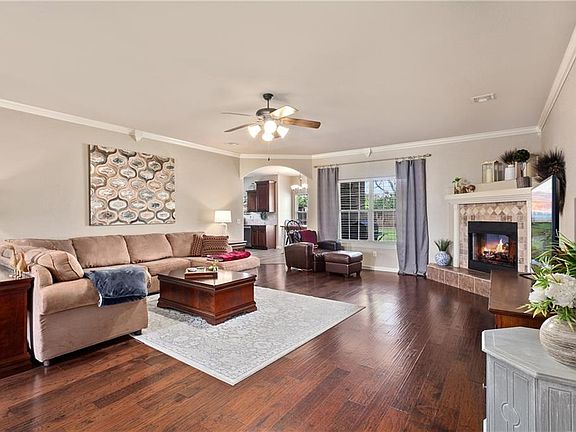 3rd image of 4744 W Tumbleweed St