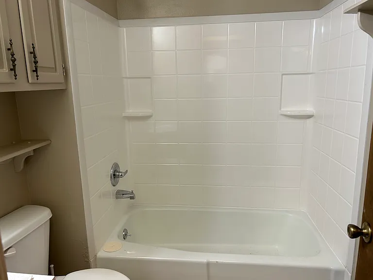 1007 W Chatburn Dr — Photo 5