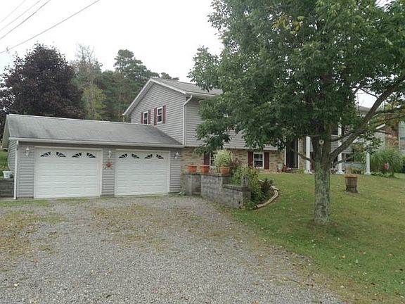3rd image of 67329 Pineview Dr