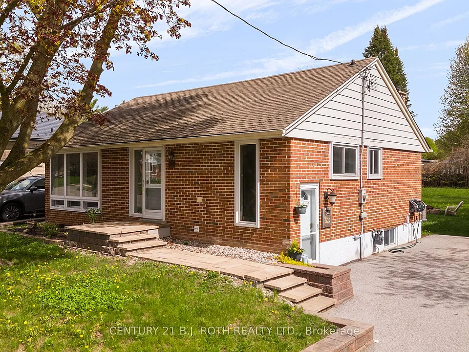 243 Wellington St E #LOWER LEVEL