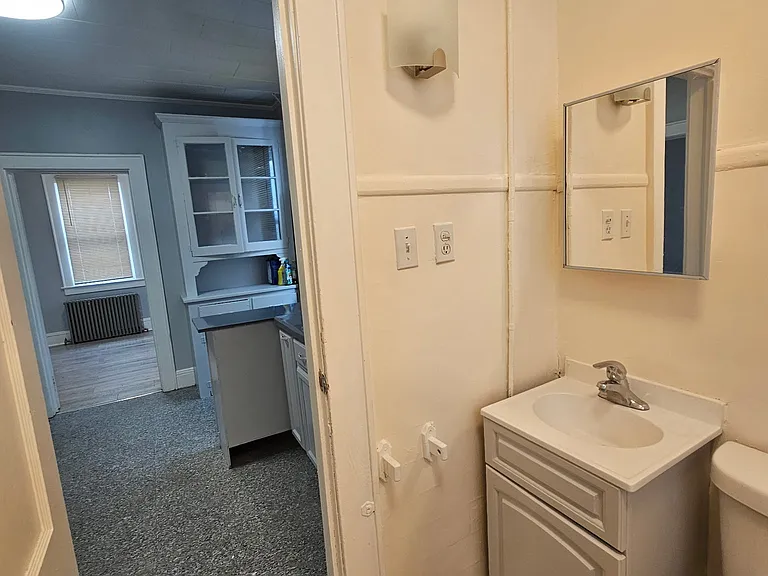 13-19 Warren St #19B1 — Photo 8